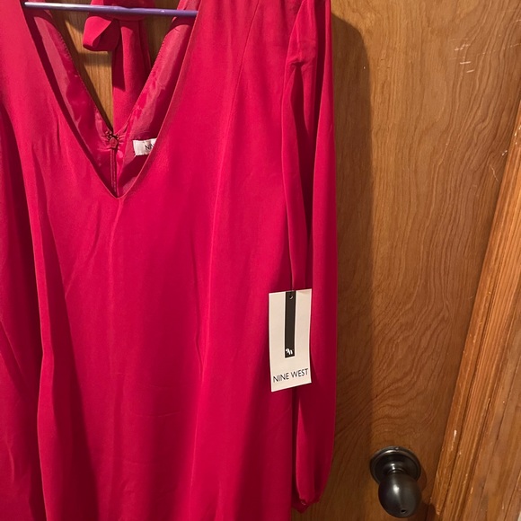 Nine West Size Large Red Chiffon V-Neck Dress With Tie In The Back At The Neck - Picture 7 of 8